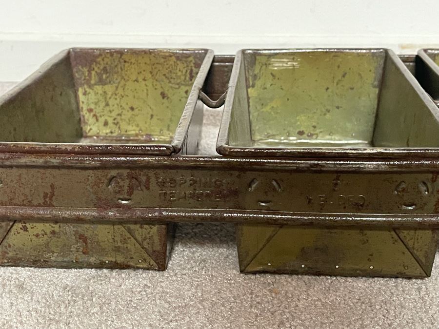 Painted 5-Loaf Bread Baking Pans Industrial Wall Decor 29.5W X 9D X 3H [Photo 5]