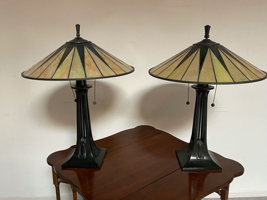 Pair Of Quoizel Stained Glass Metal Base Table Lamps [Photo 12]