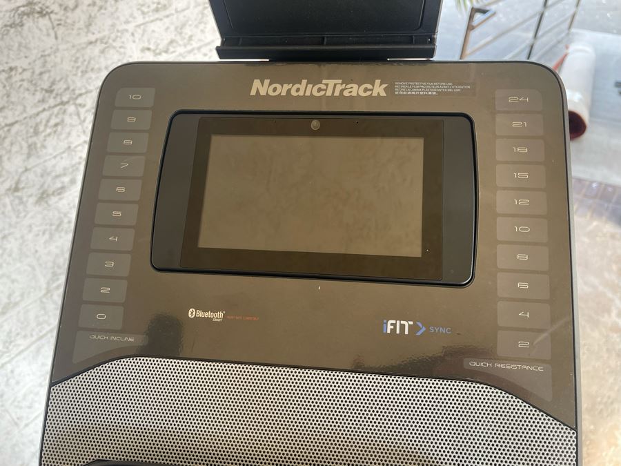 NordicTrack Spacesaver SE9i Elliptical Commercial Grade Stair Stepper Like New Retails $1,299 [Photo 6]