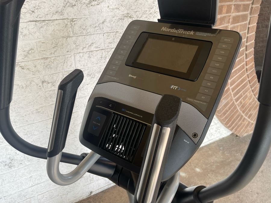 NordicTrack Spacesaver SE9i Elliptical Commercial Grade Stair Stepper Like New Retails $1,299 [Photo 5]