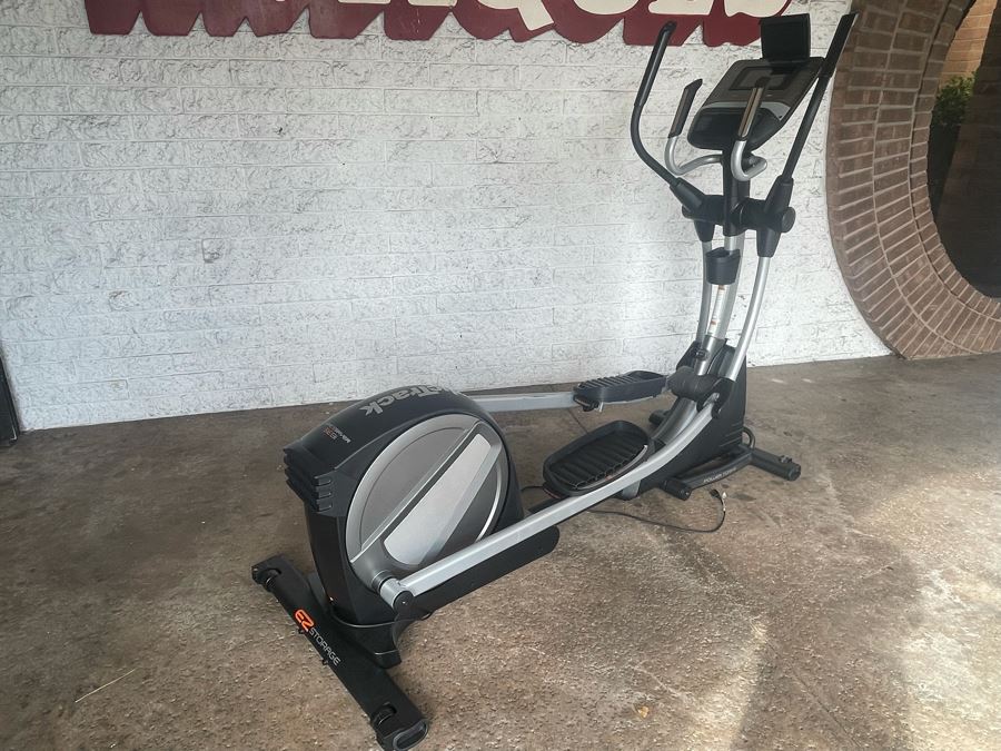 NordicTrack Spacesaver SE9i Elliptical Commercial Grade Stair Stepper Like New Retails $1,299 [Photo 3]