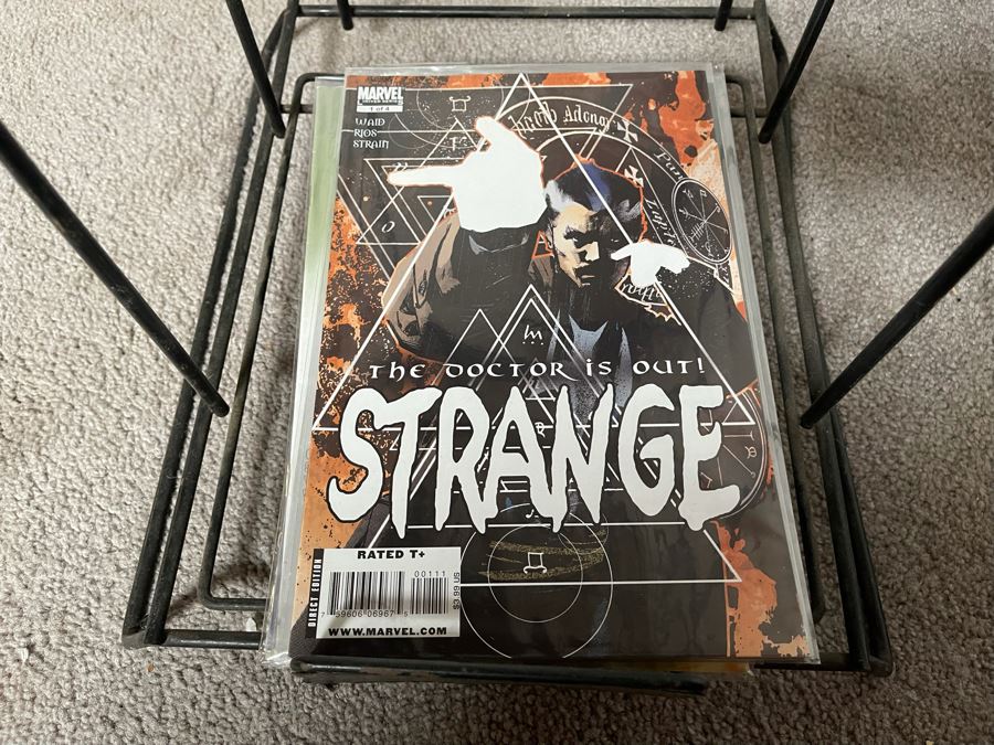 Metal Farrago Comics Store Rack Stand With Collection Of Vintage Comic Books - See Photos 9.5W X 36H [Photo 18]