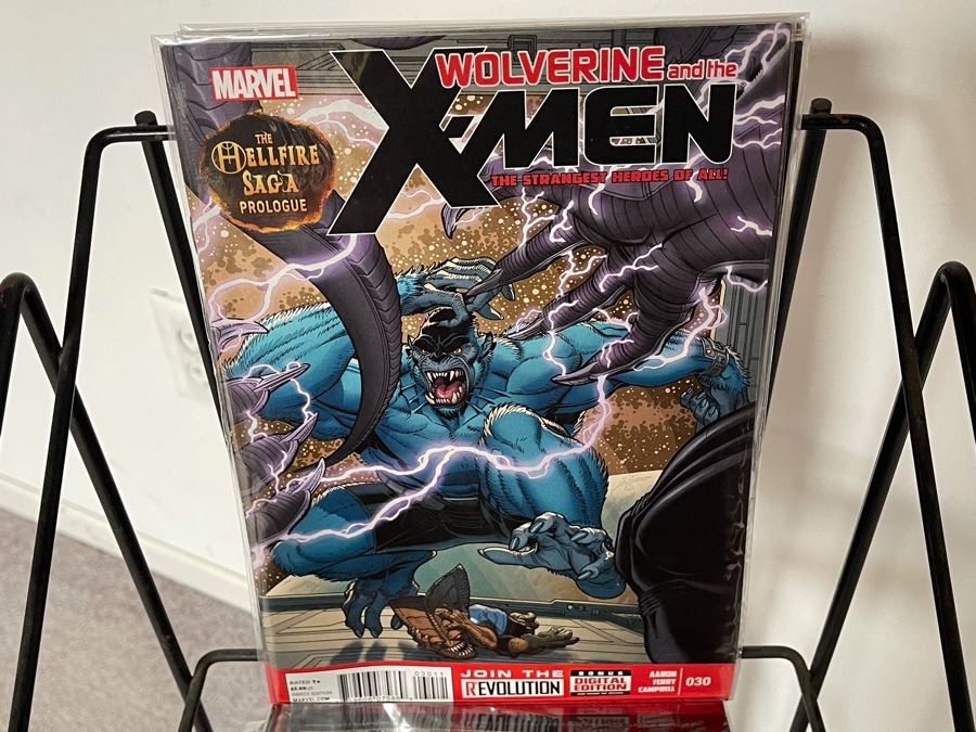 Metal Farrago Comics Store Rack Stand With Collection Of Vintage Comic Books - See Photos 9.5W X 36H [Photo 10]