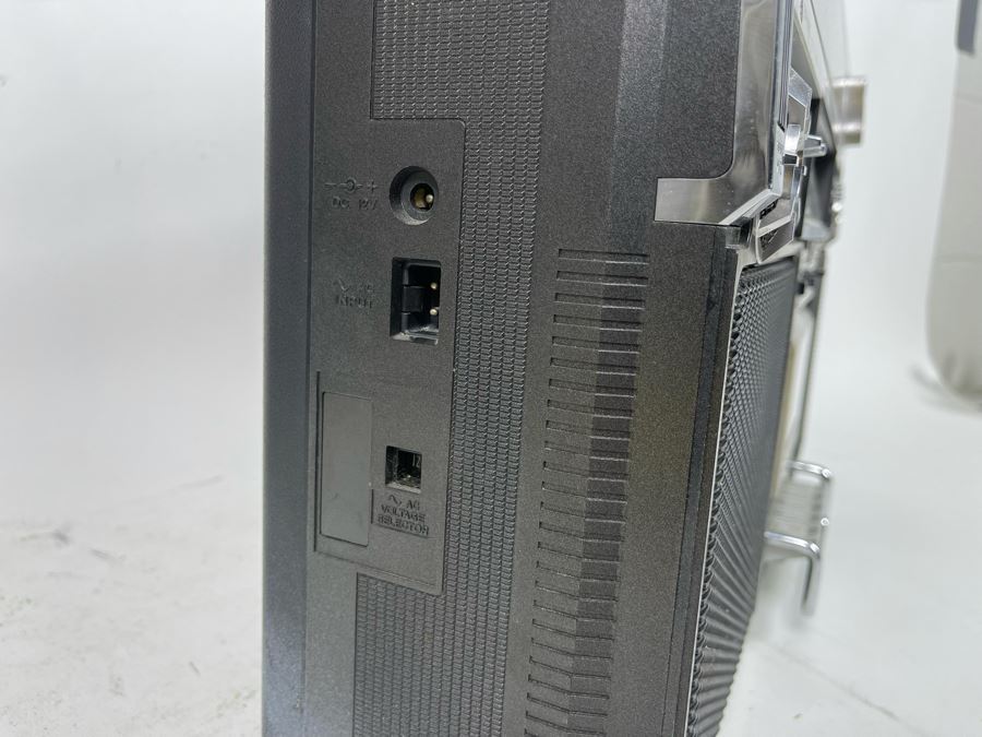 JVC Stereo Radio Cassette Recorder Portable Boombox (Works Part Of The Time - May Need Servicing) 19.5W X 5.5D X 12.5H [Photo 10]