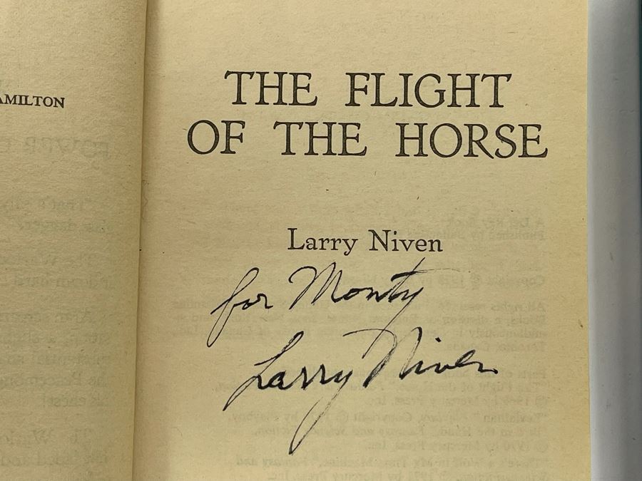 (4) Signed Larry Niven Science Fiction Paperback Books [Photo 8]