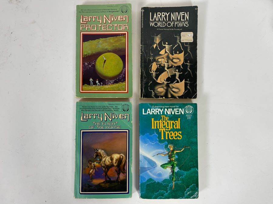 (4) Signed Larry Niven Science Fiction Paperback Books [Photo 2]