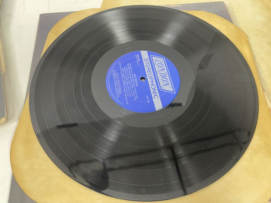 (4) Vinyl Records: Kiss, The Beatles, The Rolling Stones And The Cars [Photo 11]