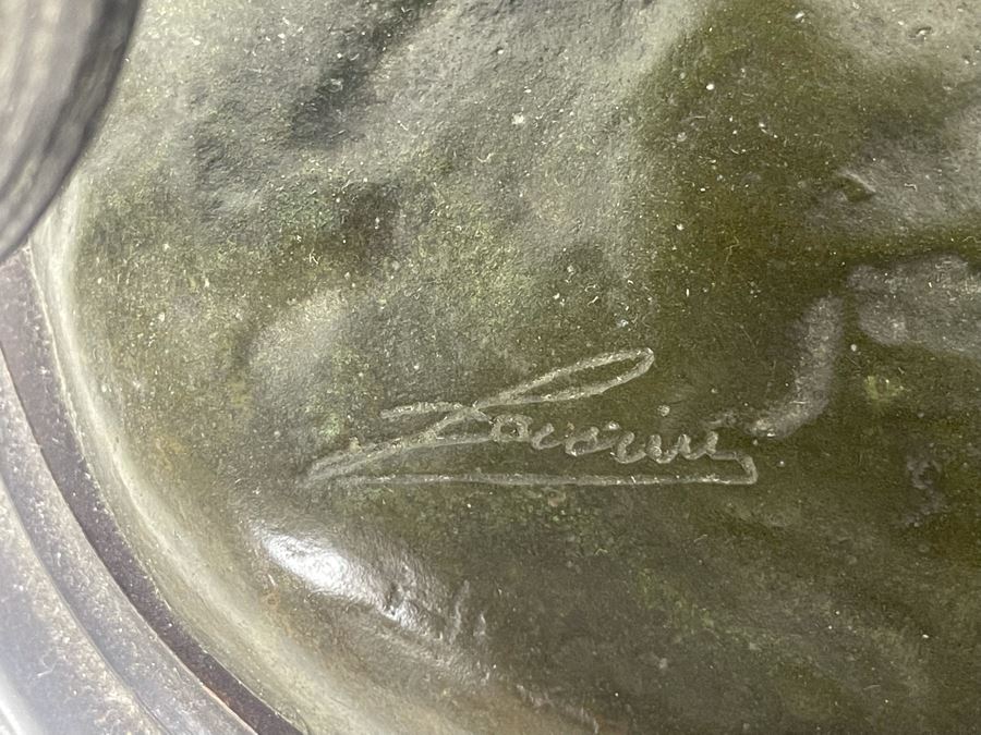 Large Signed Bronze Sculpture Of Man With Shield Riding Horse 22W X 9D X 22H [Photo 15]