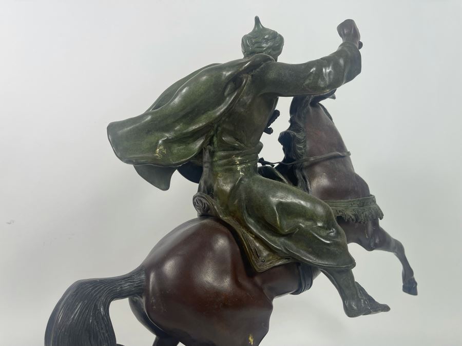 Large Signed Bronze Sculpture Of Man With Shield Riding Horse 22W X 9D X 22H [Photo 18]