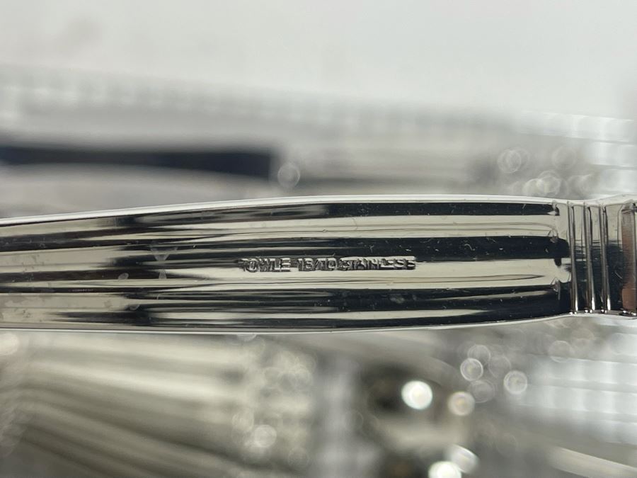 Towle Stainless Steel Flatware Set [Photo 3]