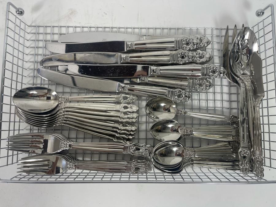 Towle Stainless Steel Flatware Set [Photo 2]
