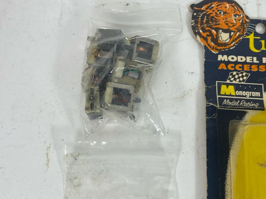 Collection Of Various Slot Model Car Parts [Photo 21]