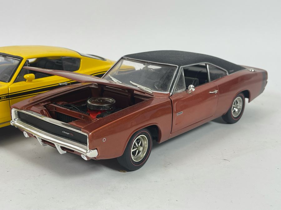 Five Diecast Cars: ERTL, Mattel Hot Wheels [Photo 4]