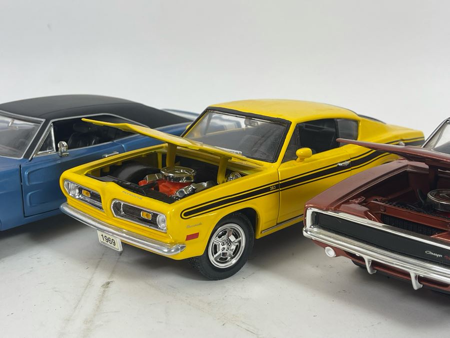 Five Diecast Cars: ERTL, Mattel Hot Wheels [Photo 5]