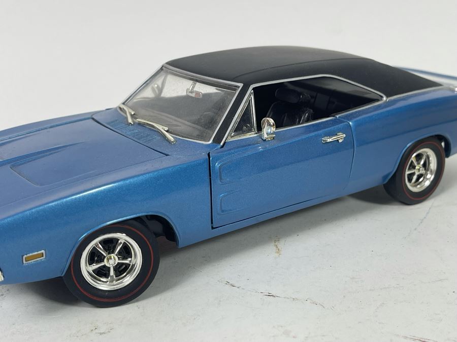 Five Diecast Cars: ERTL, Mattel Hot Wheels [Photo 15]