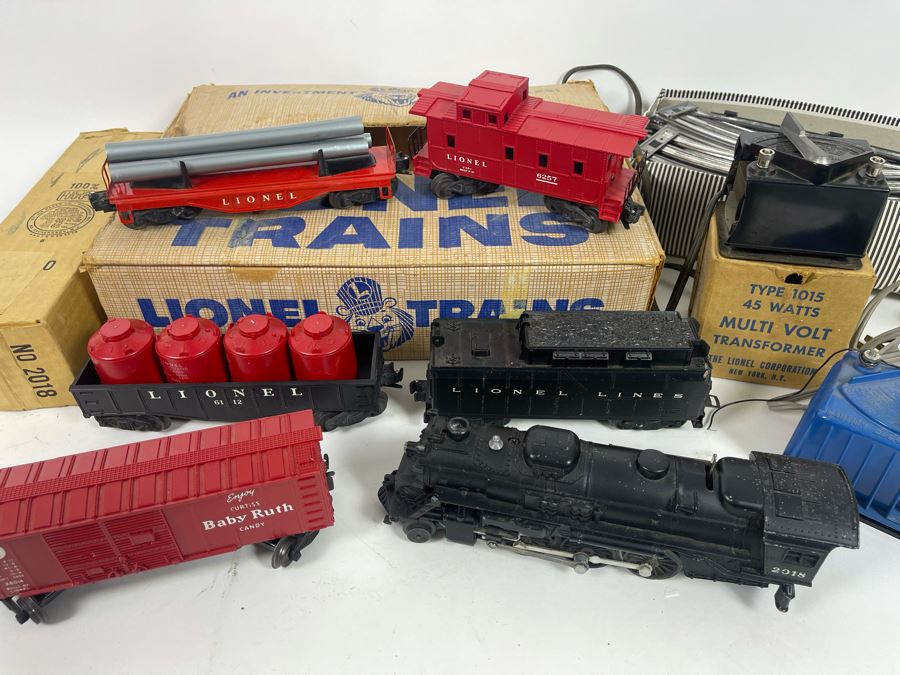 Vintage Lionel Train Set With Original Box [Photo 5]