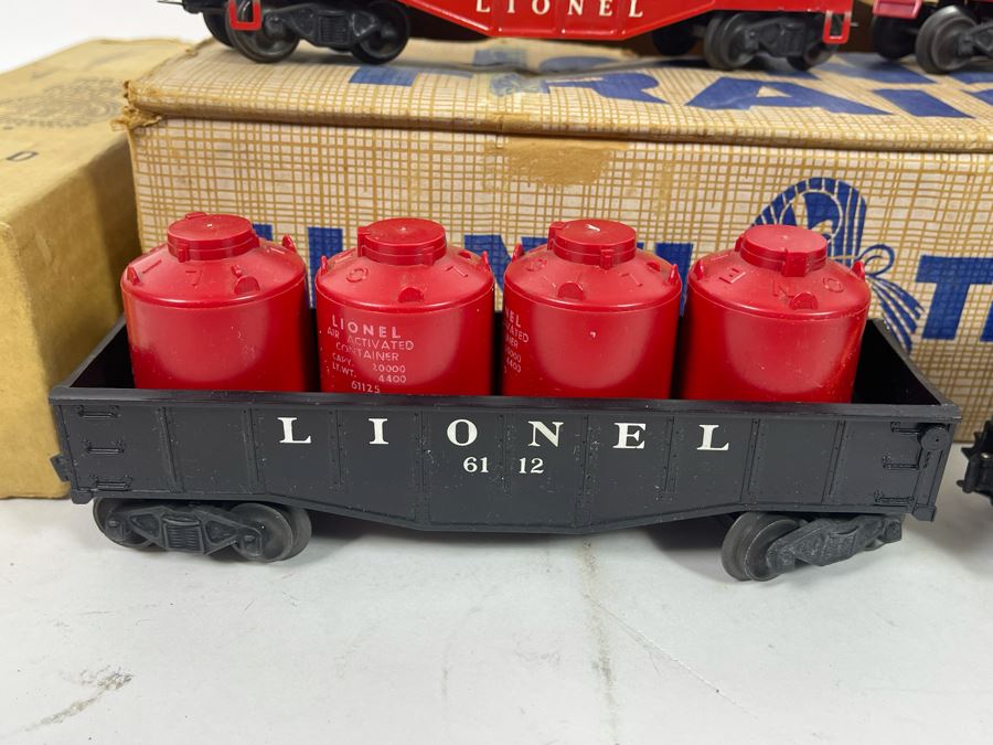 Vintage Lionel Train Set With Original Box [Photo 12]
