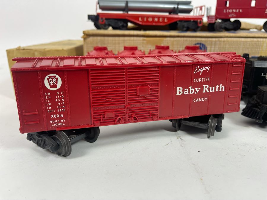 Vintage Lionel Train Set With Original Box [Photo 7]
