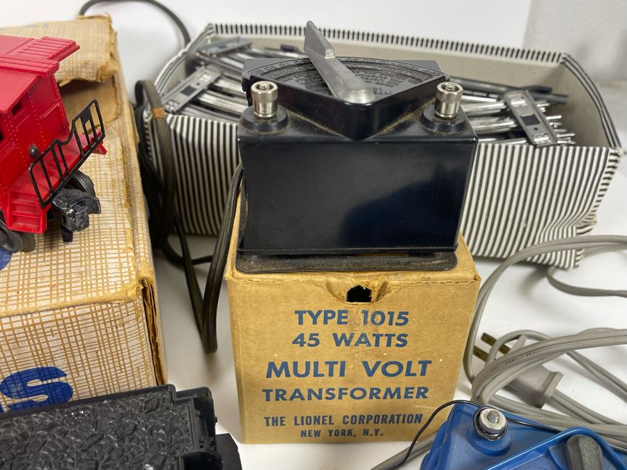 Vintage Lionel Train Set With Original Box [Photo 16]