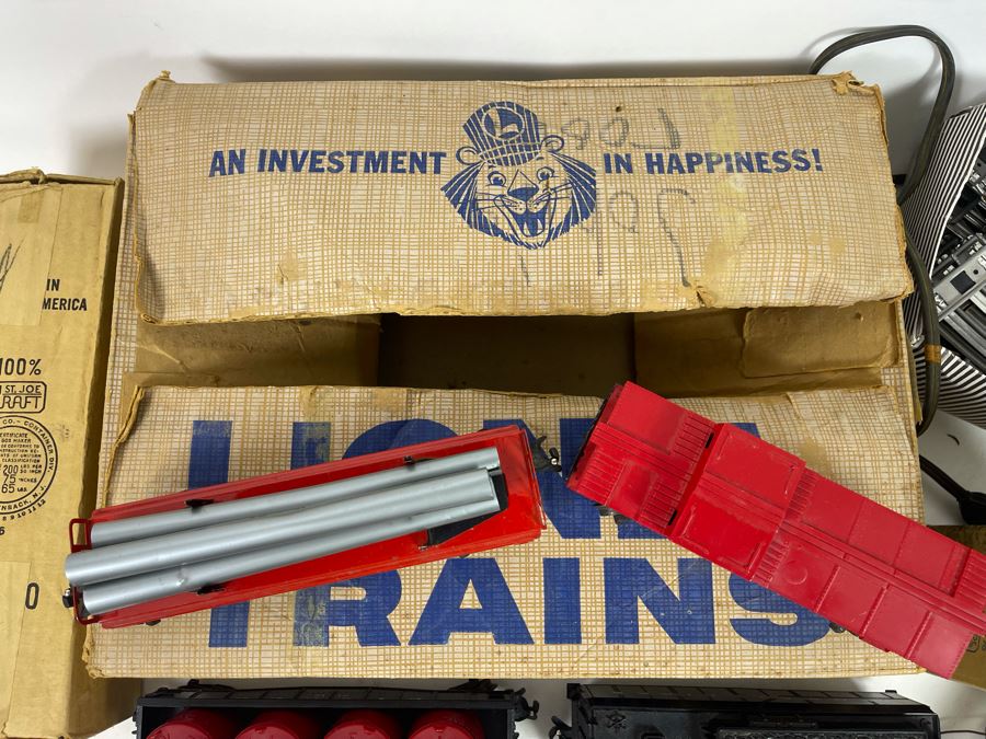 Vintage Lionel Train Set With Original Box [Photo 6]