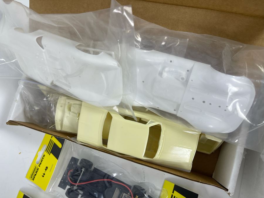 Various Slot Car Parts [Photo 13]