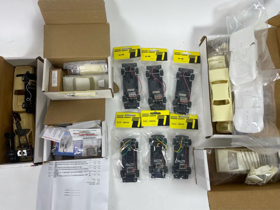 Various Slot Car Parts [Photo 2]