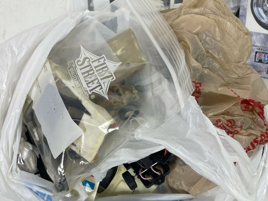 Various Slot Car Parts [Photo 6]