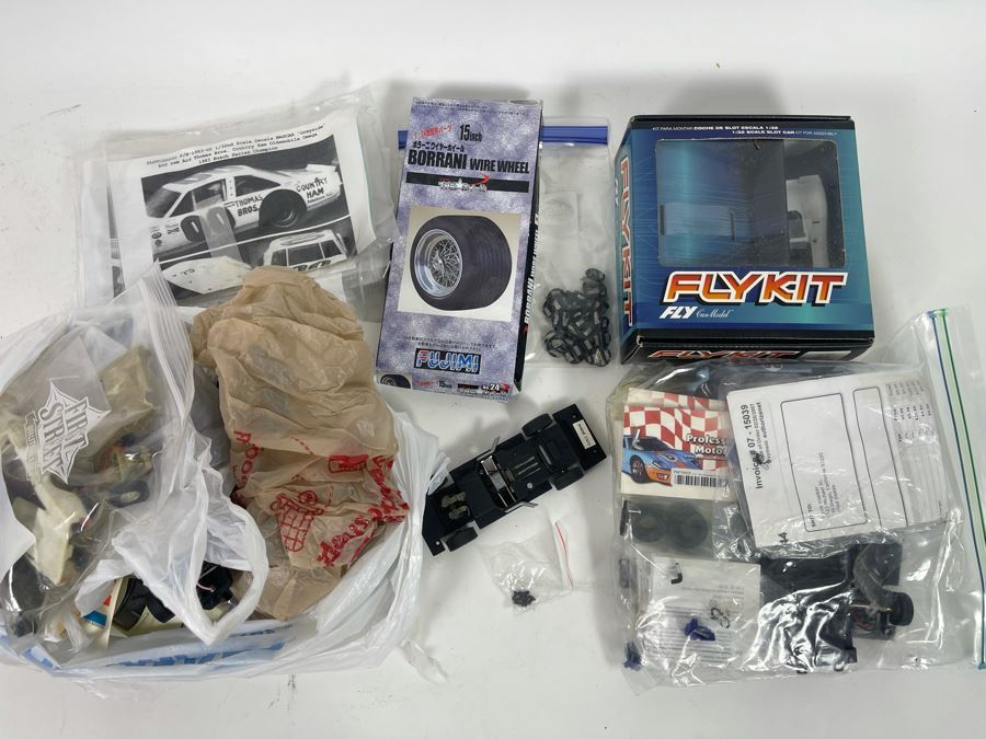 Various Slot Car Parts [Photo 2]