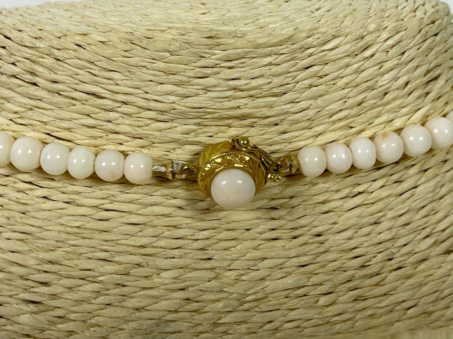 18K Gold Clasp Graduated Angel Skin Coral 21' Necklace [Photo 7]