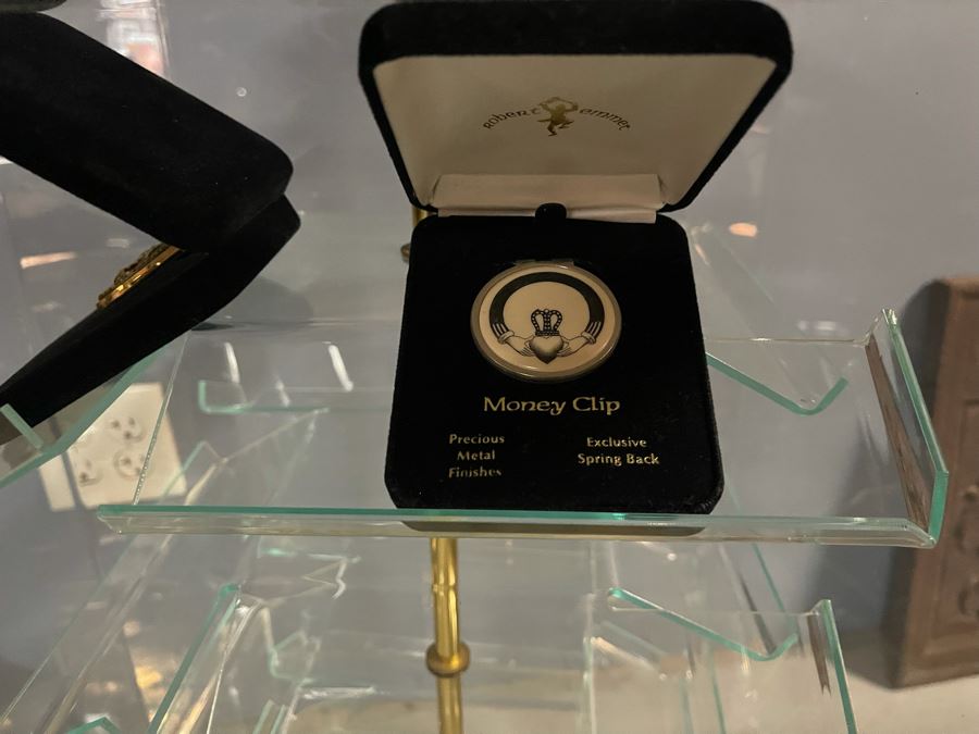 Solvar Jewelry Rotating Display Case With Pair Of Money Clips 16.5W X 31.5H [Photo 8]