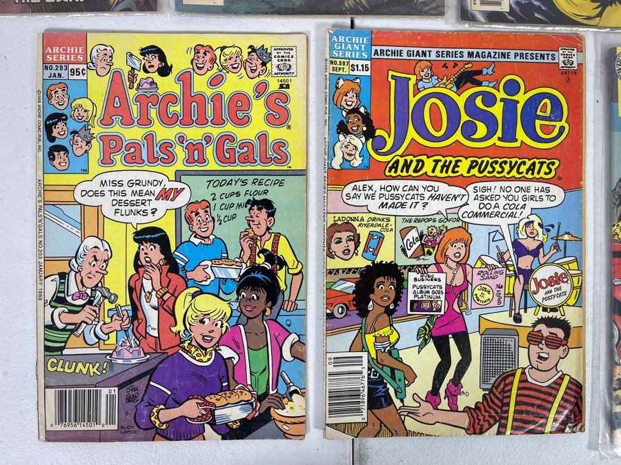 (7) Vintage Comic Books [Photo 4]