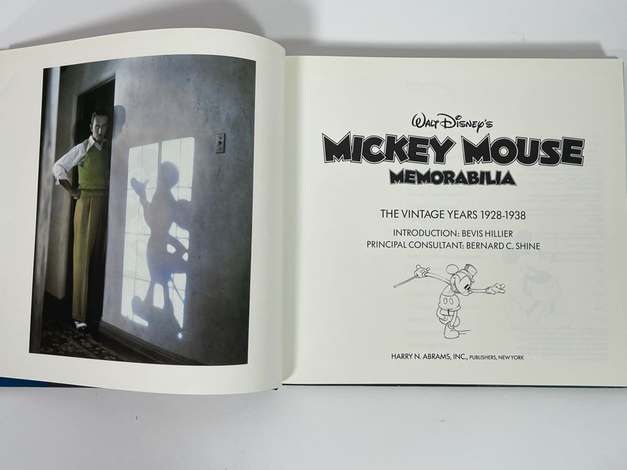 1986 Hardcover Book Walt Disney’s Mickey Mouse Memorabilia [Photo 4]
