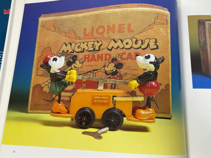 1986 Hardcover Book Walt Disney’s Mickey Mouse Memorabilia [Photo 8]