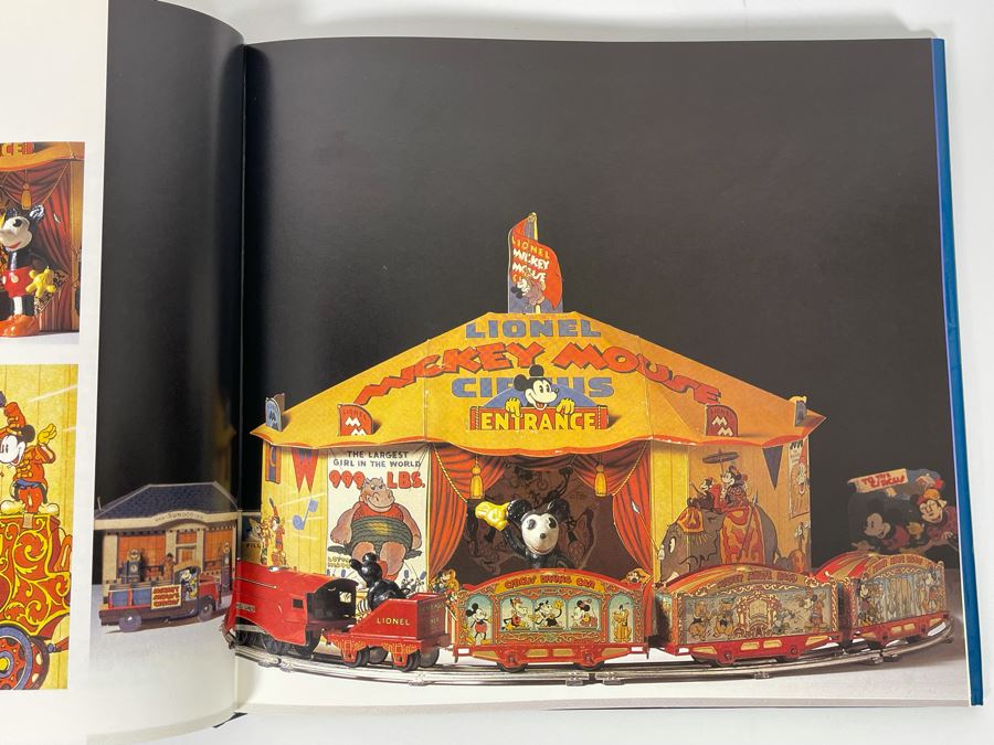 1986 Hardcover Book Walt Disney’s Mickey Mouse Memorabilia [Photo 7]