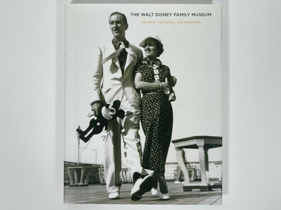 First Edition Hardcover Book The Walt Disney Family Museum 2009 [Photo 2]