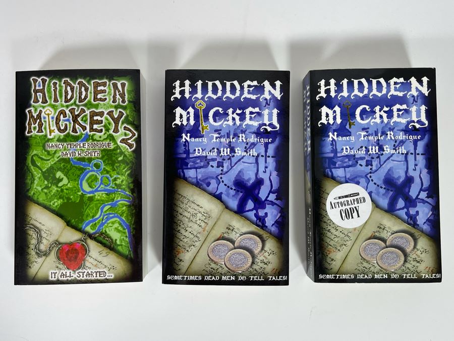 Pair Of Vintage Mickey Mouse And Minnie Mouse Bookends By Determined Productions Plus Three Signed Paperback Disney Hidden Mickey Books [Photo 12]