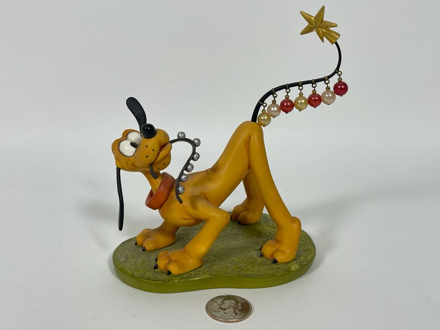 1996 Classics Walt Disney Collection Pluto’s Christmas Tree Pluto Helps Decorate Figurine [Photo 2]