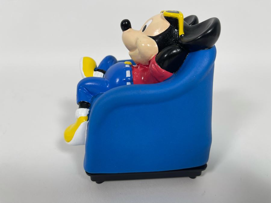 Vintage Mickey Mouse Radio Shack Radio Model 12-910 [Photo 7]