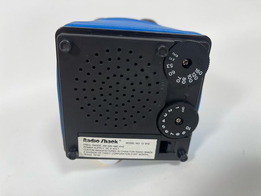 Vintage Mickey Mouse Radio Shack Radio Model 12-910 [Photo 8]