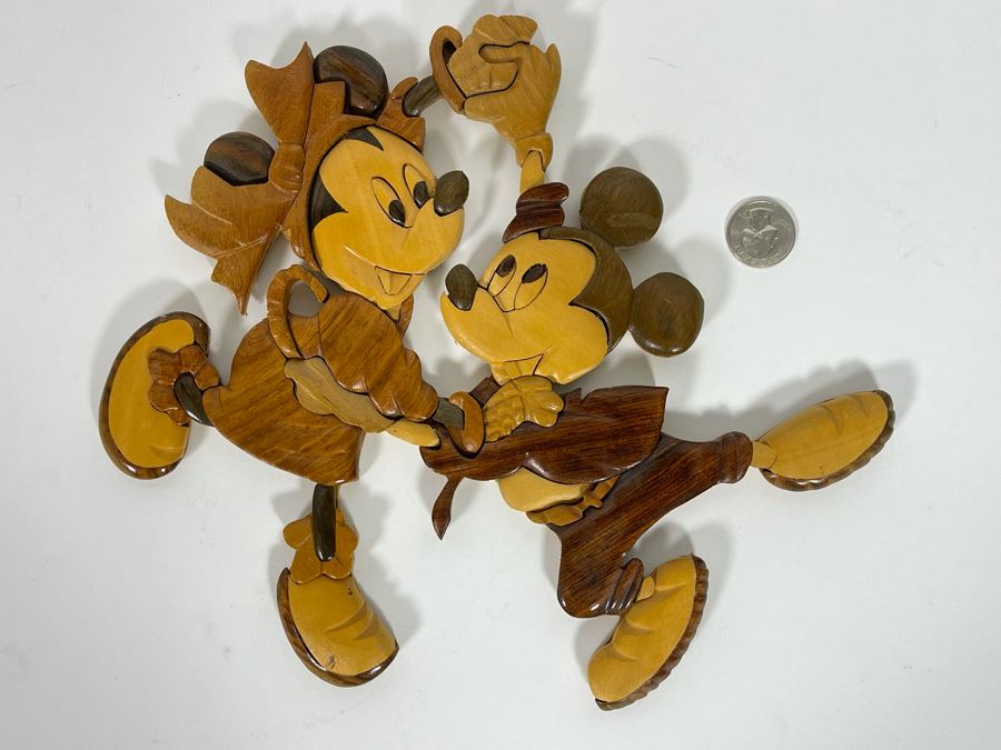 Mickey Mouse And Minnie Mouse Wooden Wall Hanging [Photo 1]