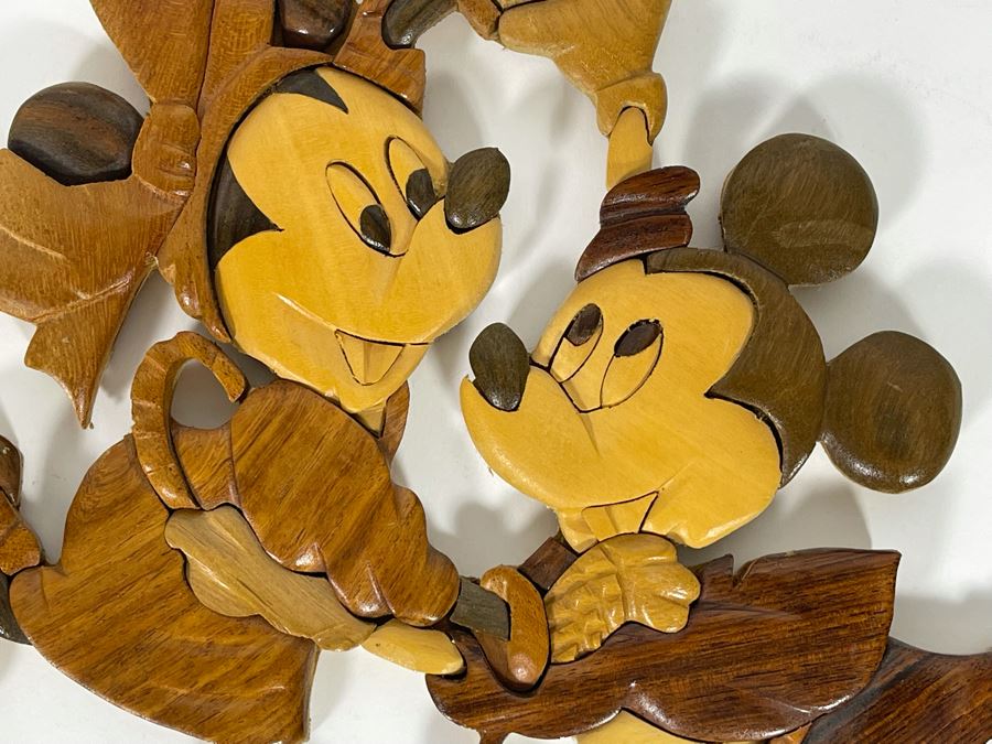 Mickey Mouse And Minnie Mouse Wooden Wall Hanging [Photo 3]