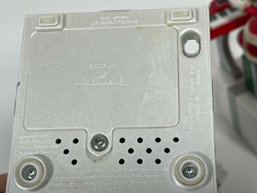 (4) Hallmark Disney Figurines [Photo 9]