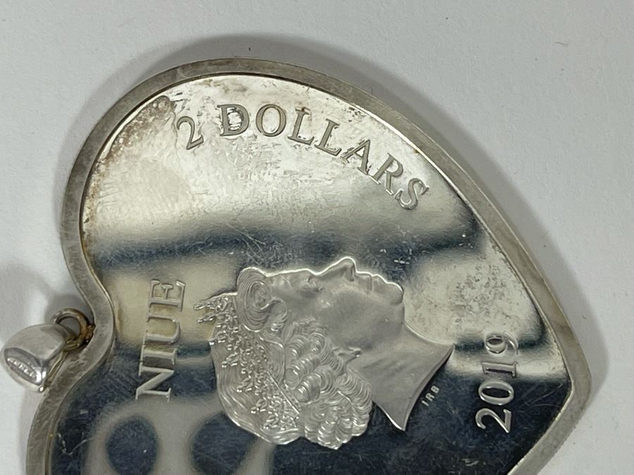 Disney 1oz .999 Fine Silver Heart-Shaped Mickey Mouse Minnie Mouse Pendant New Zealand 2 Dollars [Photo 11]