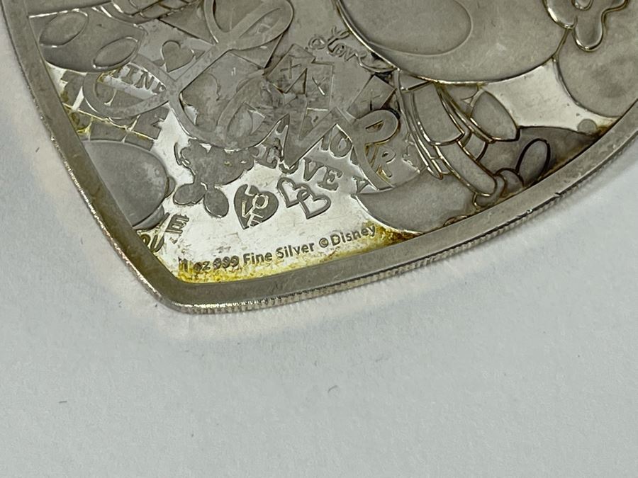 Disney 1oz .999 Fine Silver Heart-Shaped Mickey Mouse Minnie Mouse Pendant New Zealand 2 Dollars [Photo 6]