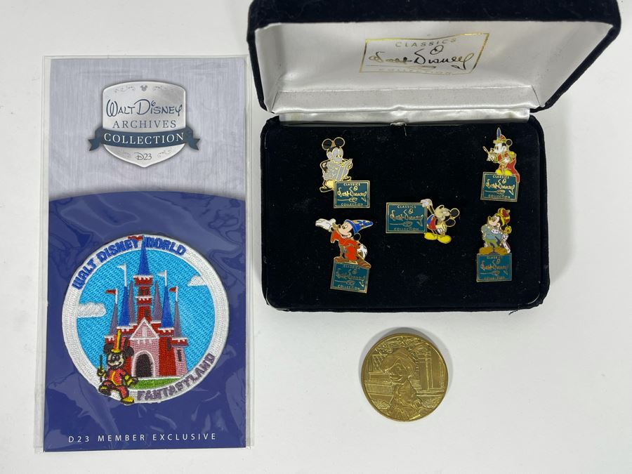 Member Exclusive Walt Disney World Fantasyland Patch, Classics Walt Disney Collection Pins, Disneyland 45 Years Of Magic Pinocchio Medallion [Photo 2]