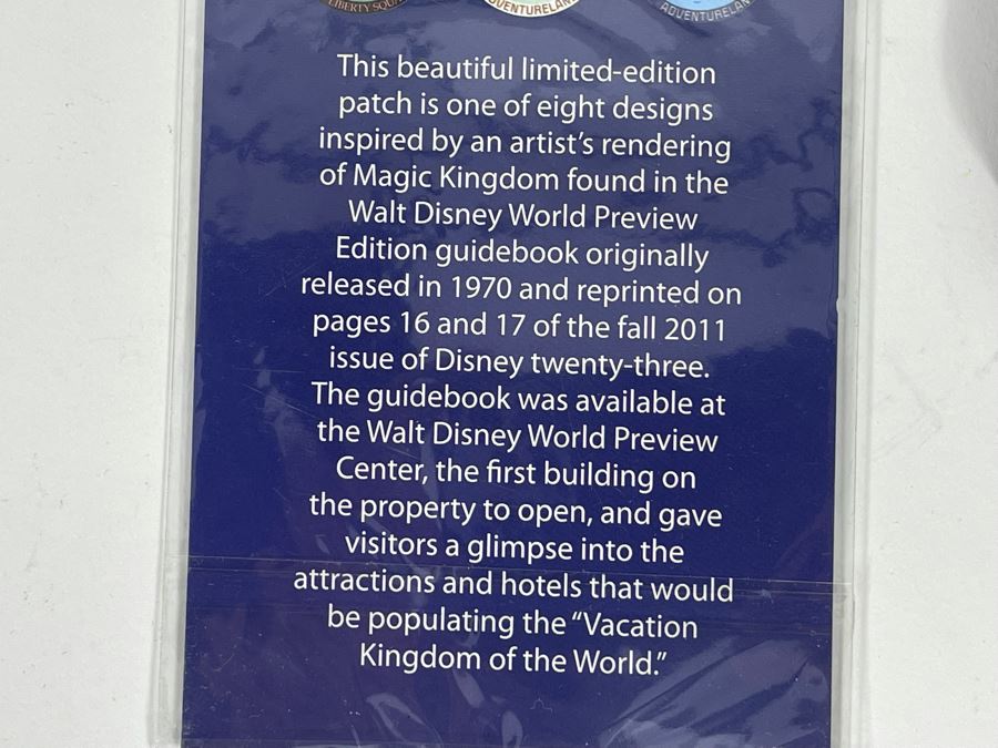 Member Exclusive Walt Disney World Fantasyland Patch, Classics Walt Disney Collection Pins, Disneyland 45 Years Of Magic Pinocchio Medallion [Photo 9]