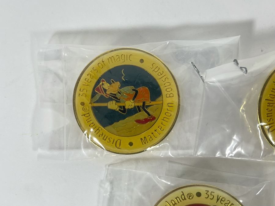 1990 35 Years Of Magic Pins [Photo 6]