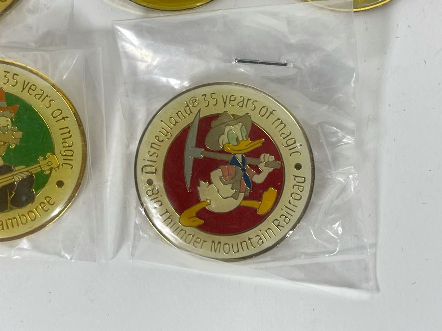 1990 35 Years Of Magic Pins [Photo 3]