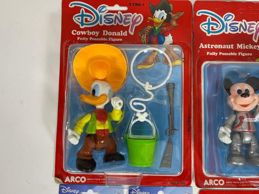 Various Disney Figures, Stickers And Nite Light [Photo 5]