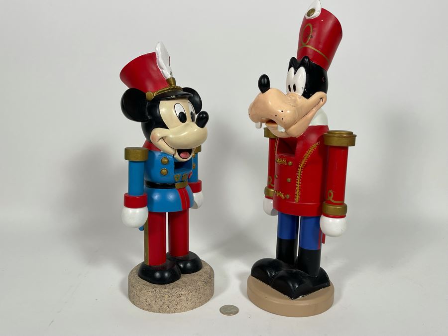 Mickey Mouse And Goofy Nutcracker 16H [Photo 1]